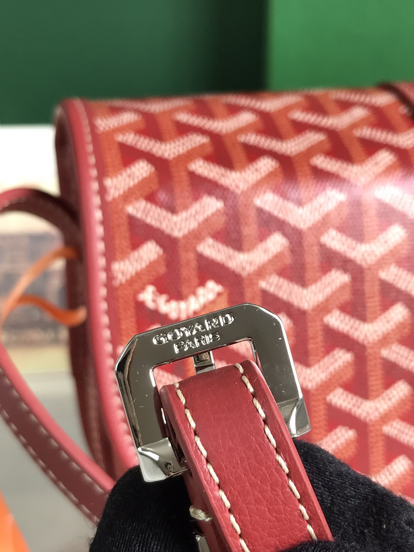 Belvedere MM Shoulder Bag In Burgundy